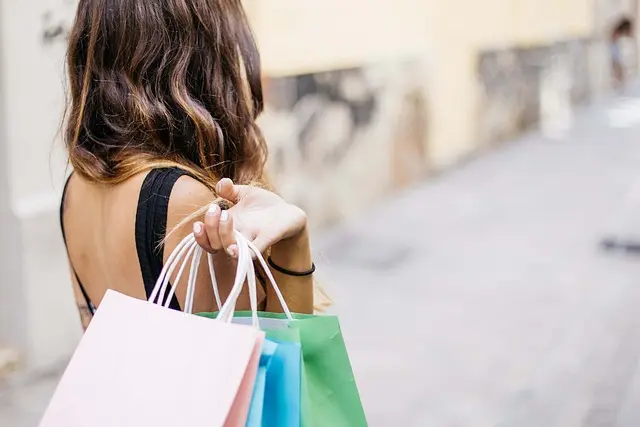 Jak wykorzystać mega promocje na zakupy domowe? Przewodnik krok po kroku